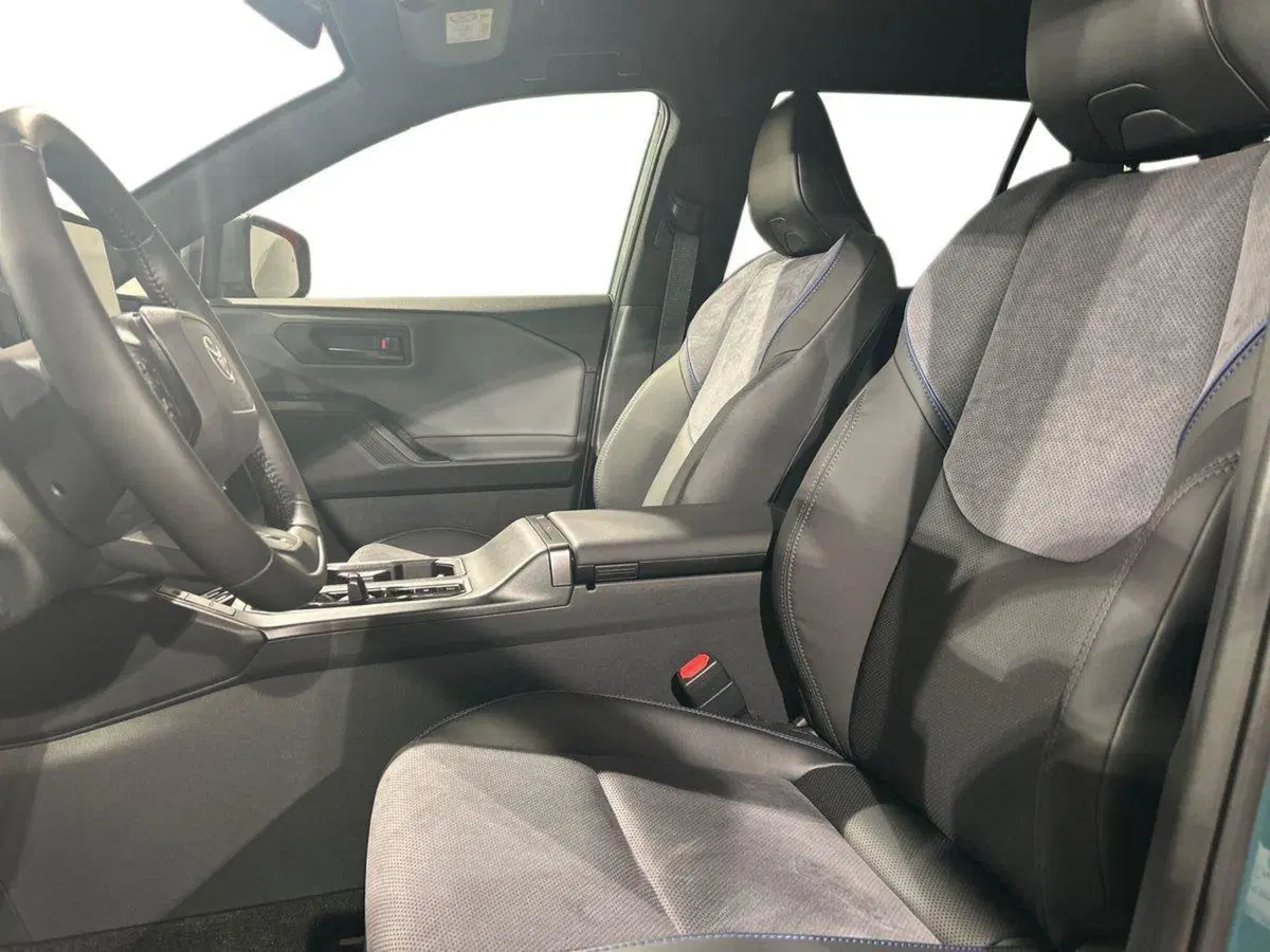 Toyota Rav4 nuova a Lecco (10)