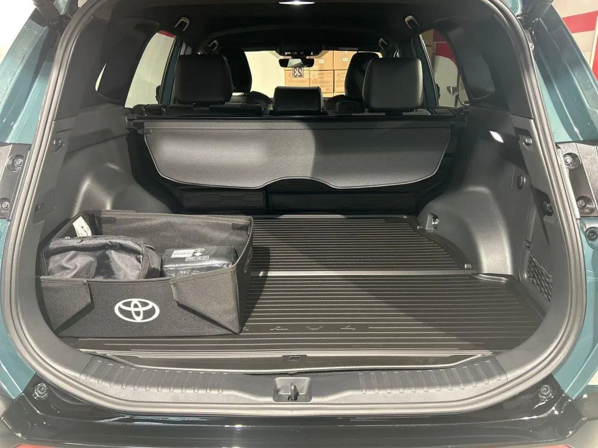 Toyota Rav4 nuova a Lecco (12)
