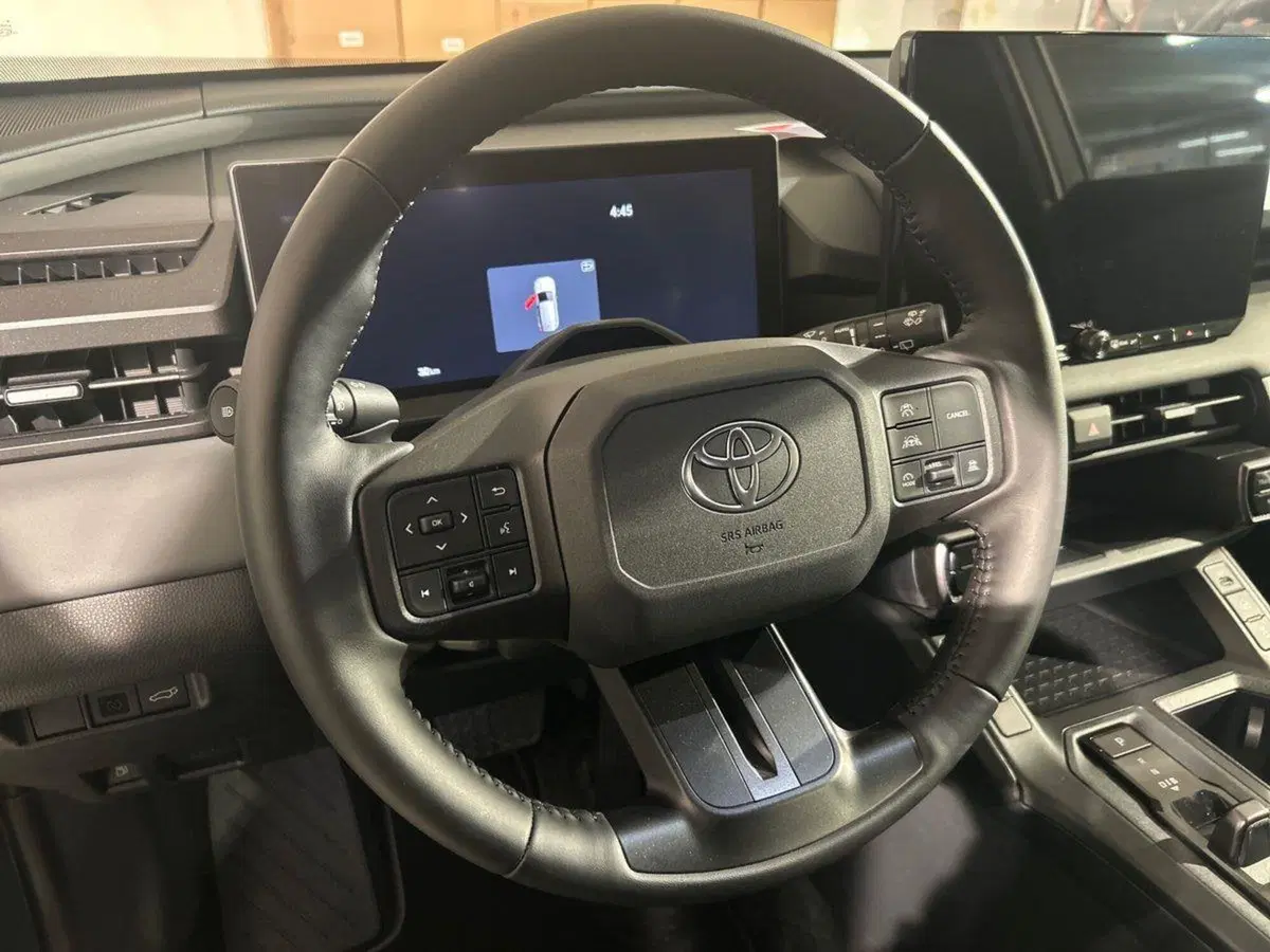 Toyota Rav4 nuova a Lecco (14)