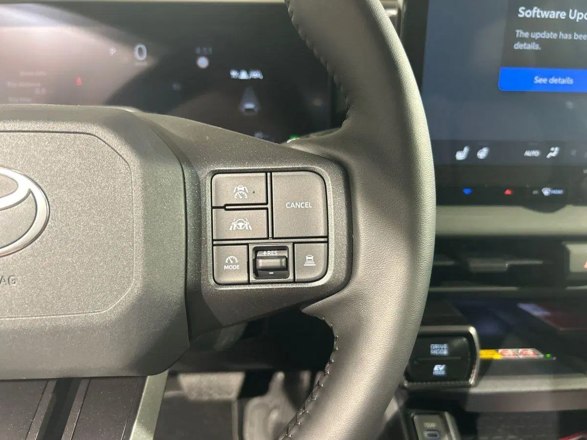 Toyota Rav4 nuova a Lecco (16)