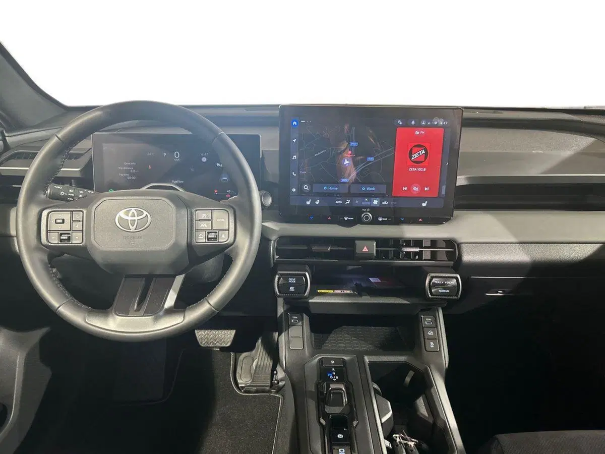 Toyota Rav4 nuova a Lecco (8)
