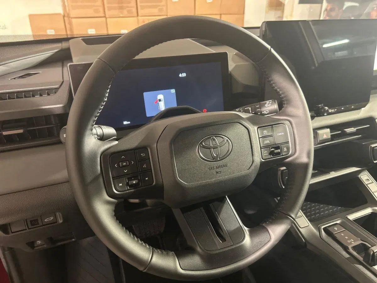 Toyota Rav4 nuova a Lecco (15)