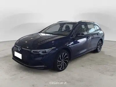 Volkswagen Golf Variant 2.0 TDI SCR DSG Style del 2023 usata a Sala Consilina