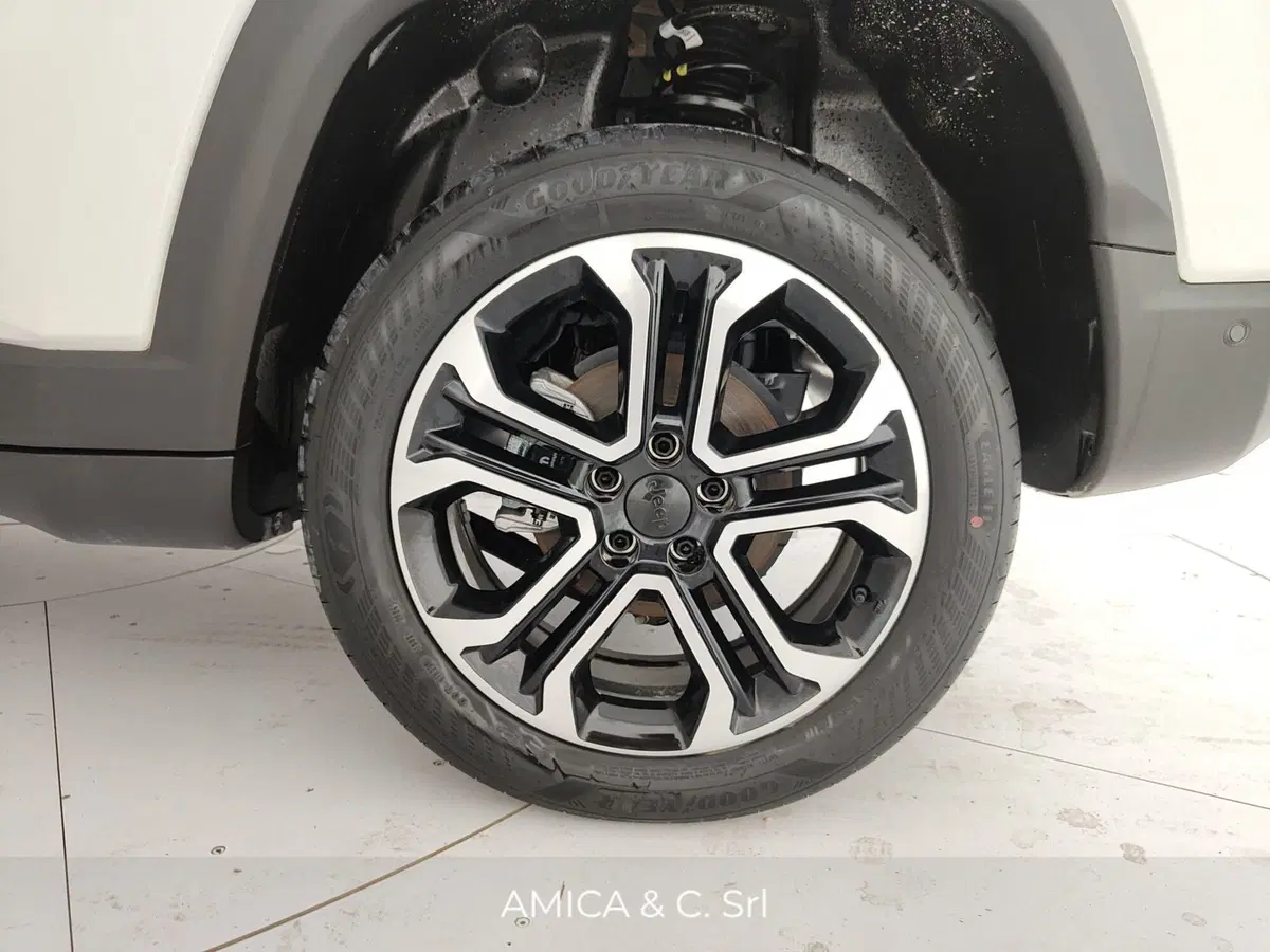 Jeep Compass nuova a Caserta (11)