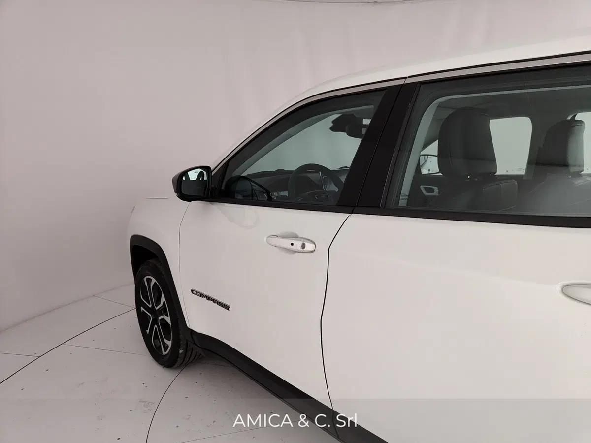 Jeep Compass nuova a Caserta (12)