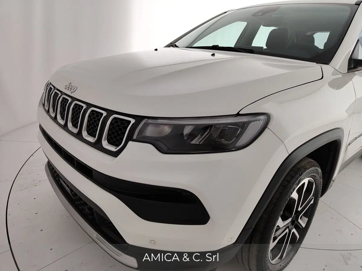 Jeep Compass nuova a Caserta (13)