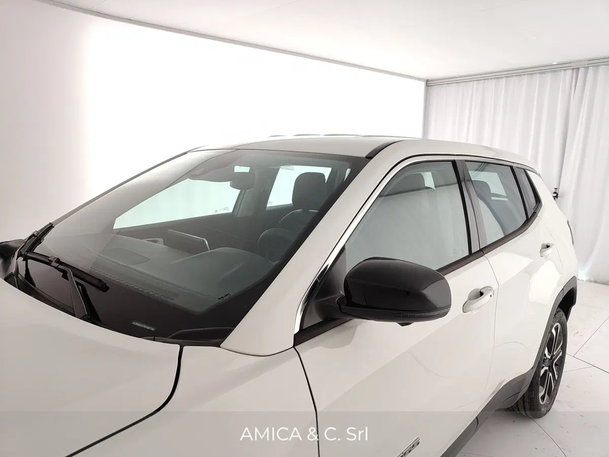 Jeep Compass nuova a Caserta (14)