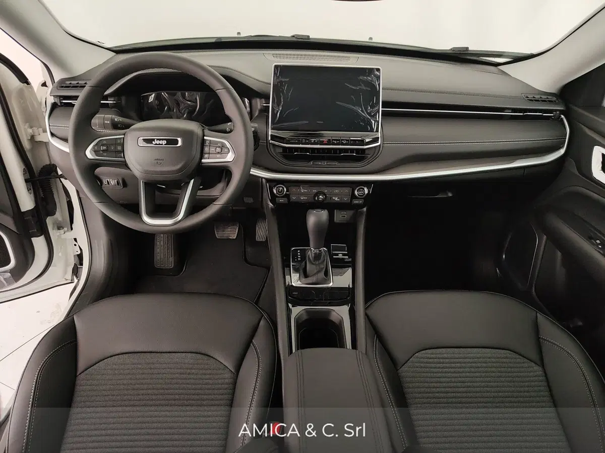 Jeep Compass nuova a Caserta (15)