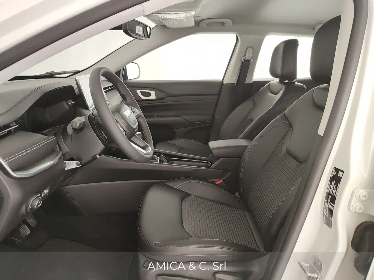 Jeep Compass nuova a Caserta (16)