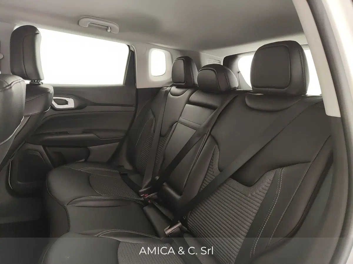 Jeep Compass nuova a Caserta (18)