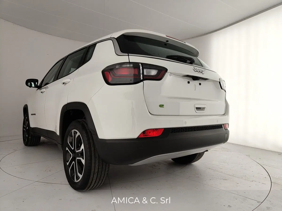 Jeep Compass nuova a Caserta (9)