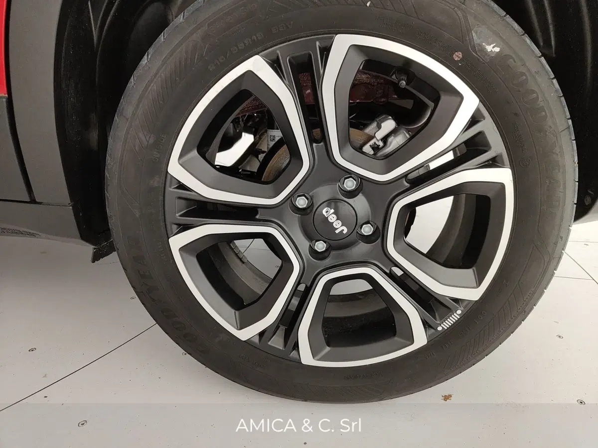 Jeep Avenger nuova a Caserta (10)