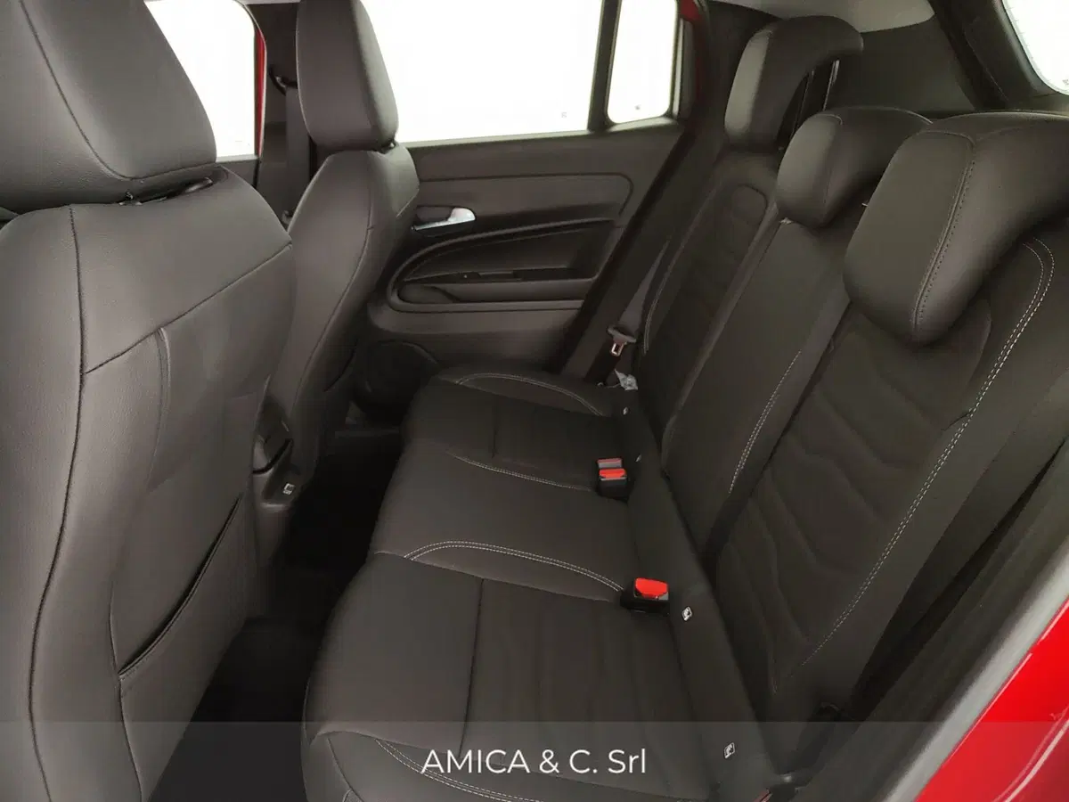 Jeep Avenger nuova a Caserta (16)