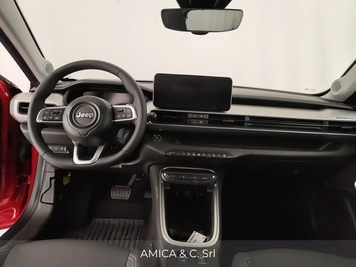 Jeep Avenger nuova a Caserta (18)