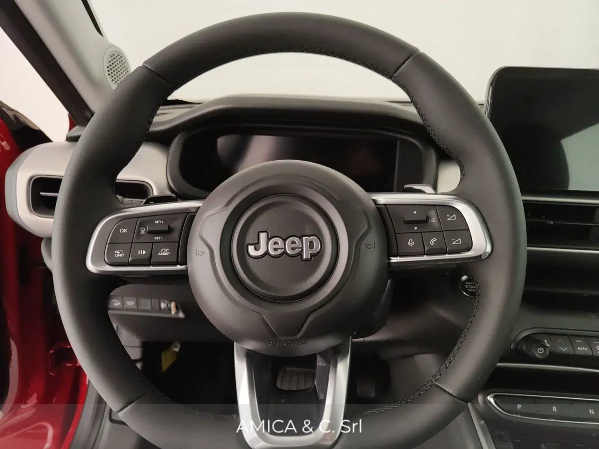 Jeep Avenger nuova a Caserta (19)