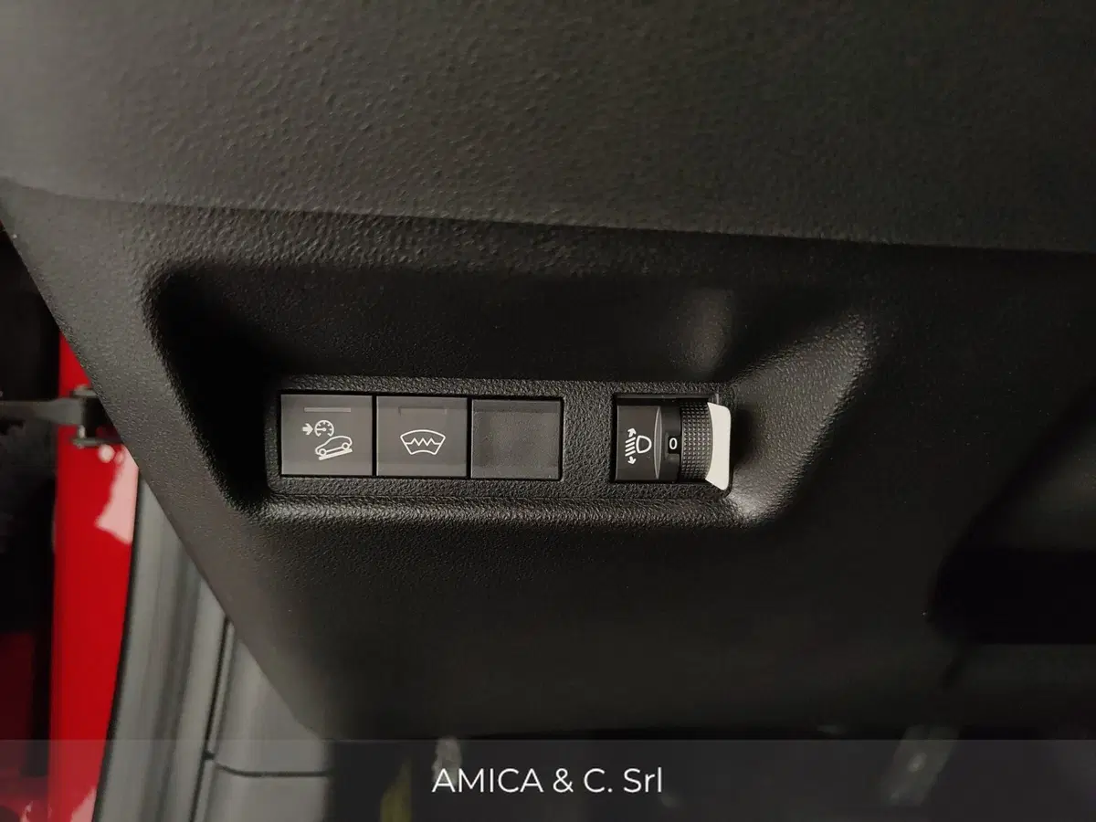 Jeep Avenger nuova a Caserta (20)