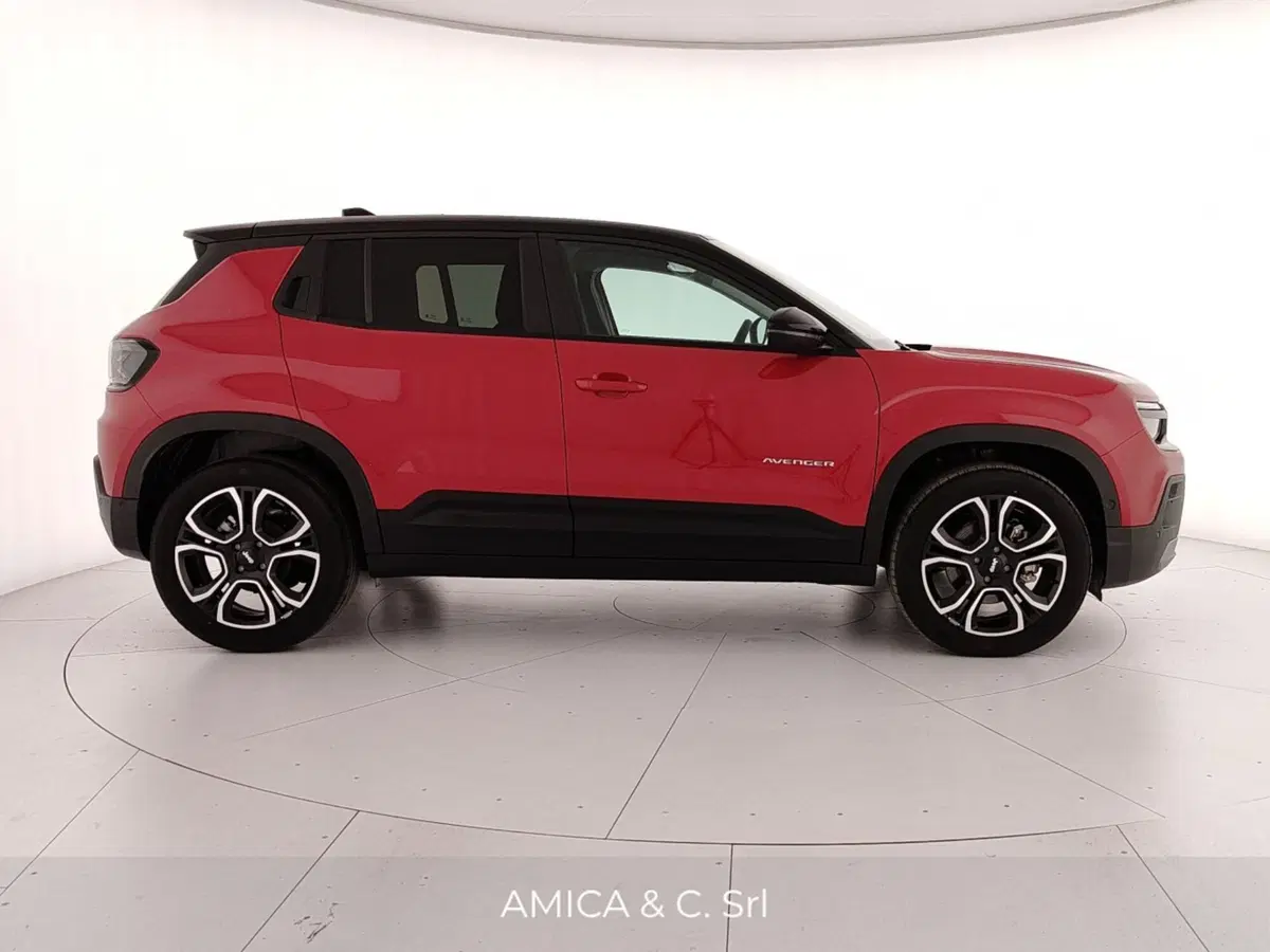 Jeep Avenger nuova a Caserta (8)