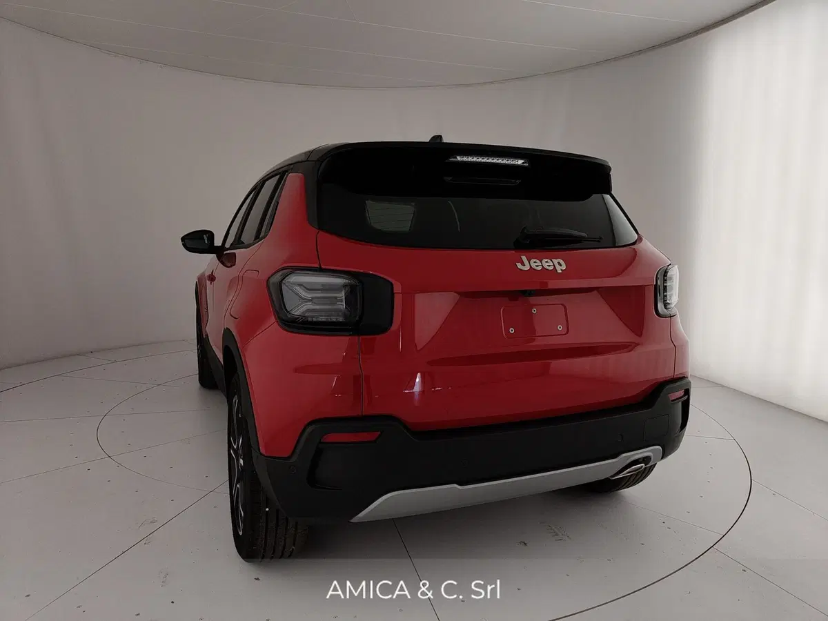 Jeep Avenger nuova a Caserta (9)