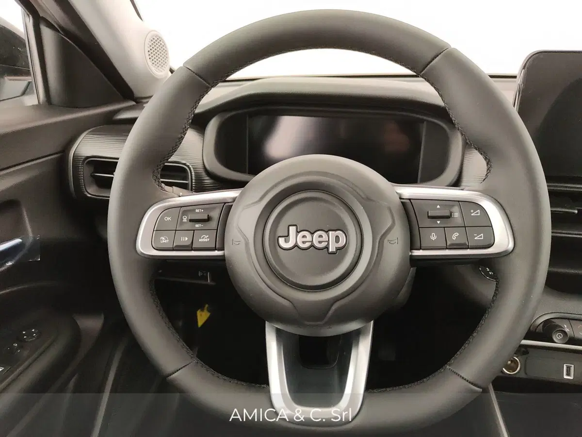 Jeep Avenger nuova a Caserta (17)