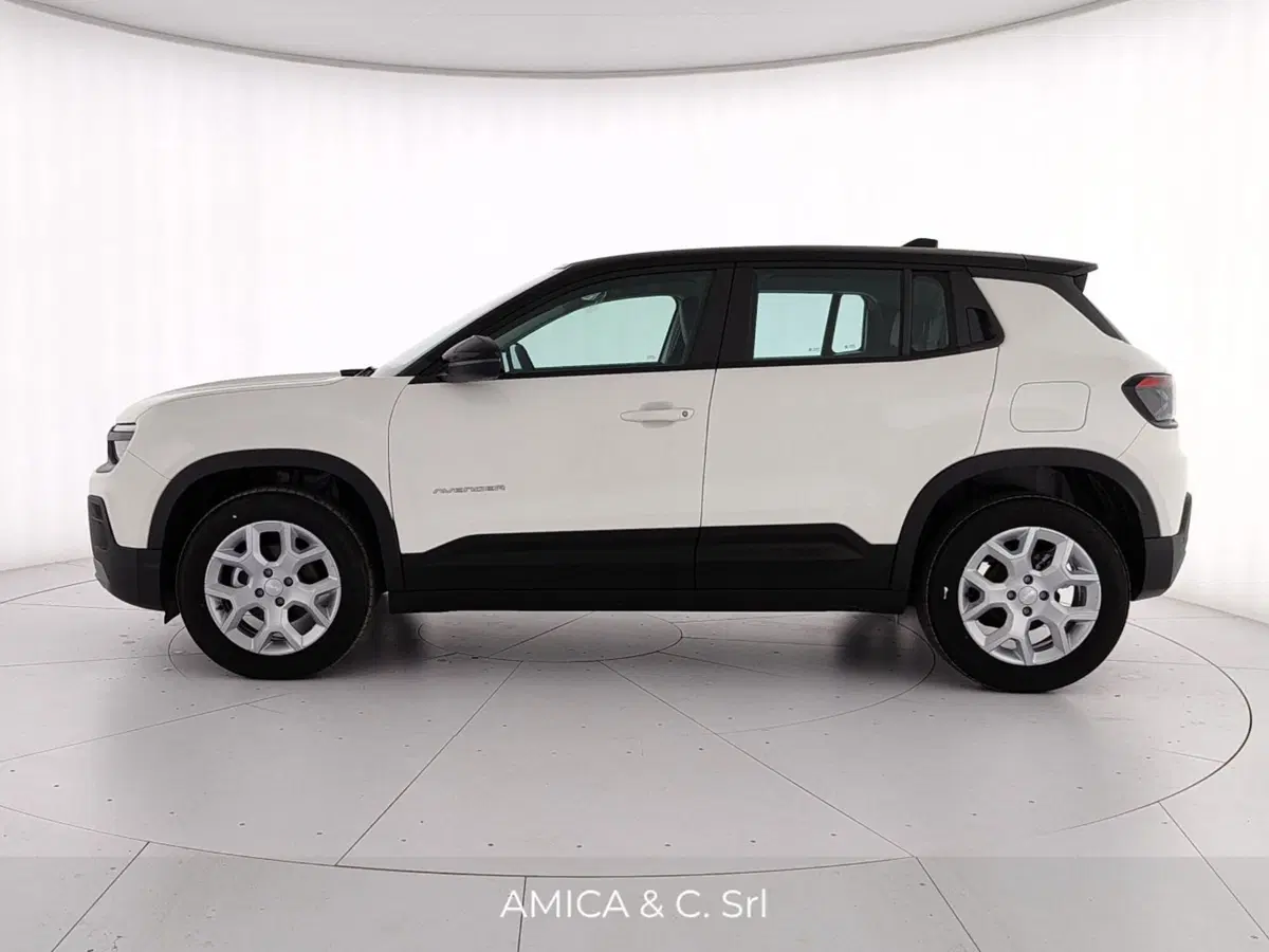 Jeep Avenger nuova a Caserta (4)