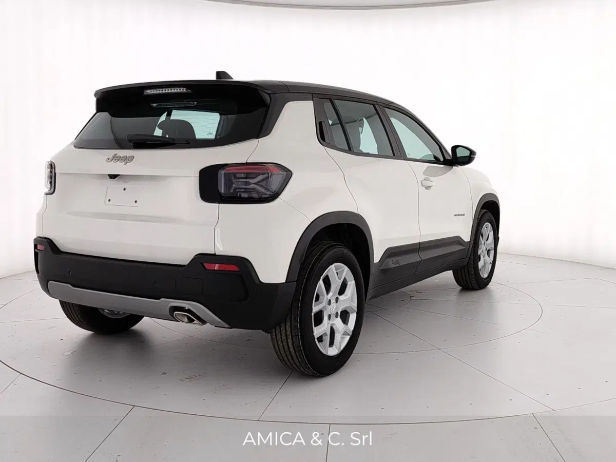 Jeep Avenger nuova a Caserta (7)