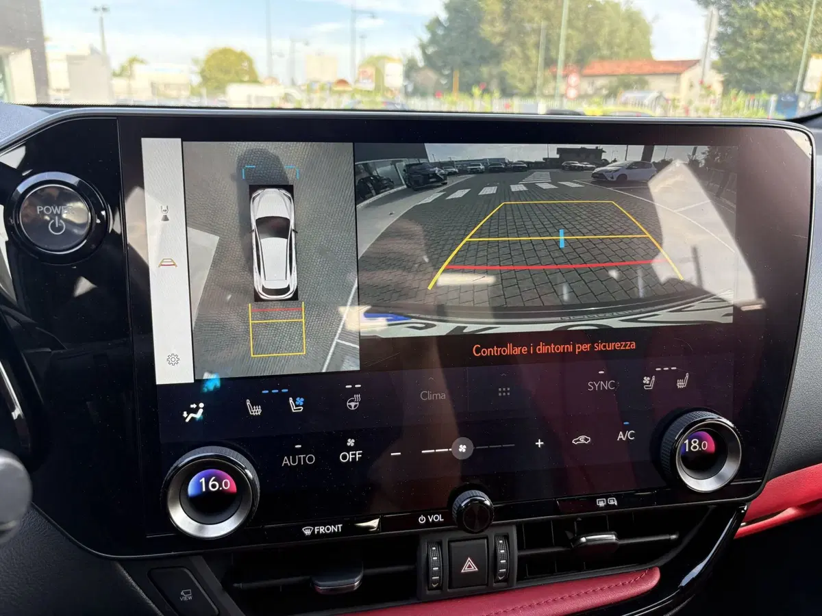 Lexus NX usata a Venezia (19)