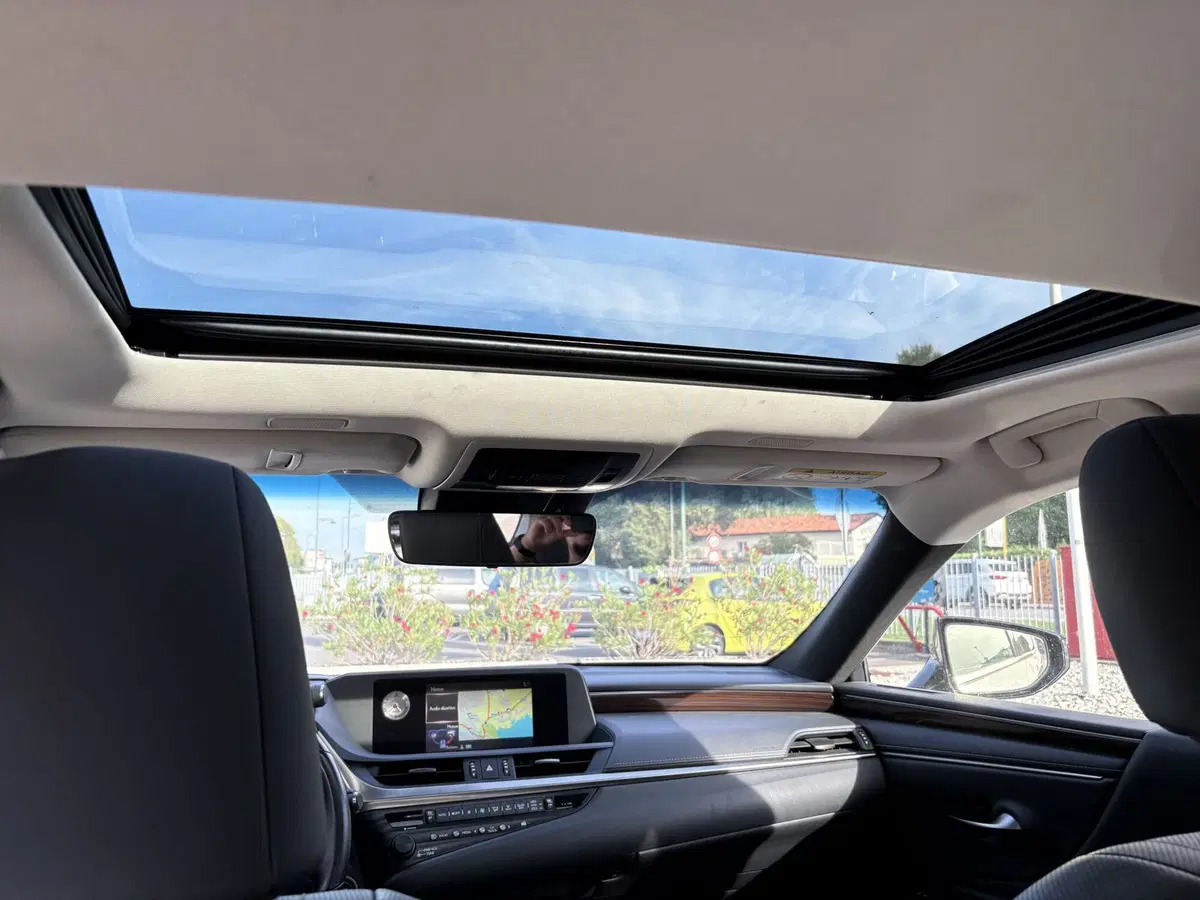 Lexus ES usata a Venezia (13)