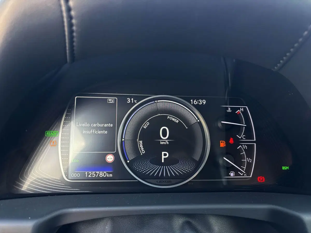 Lexus ES usata a Venezia (17)