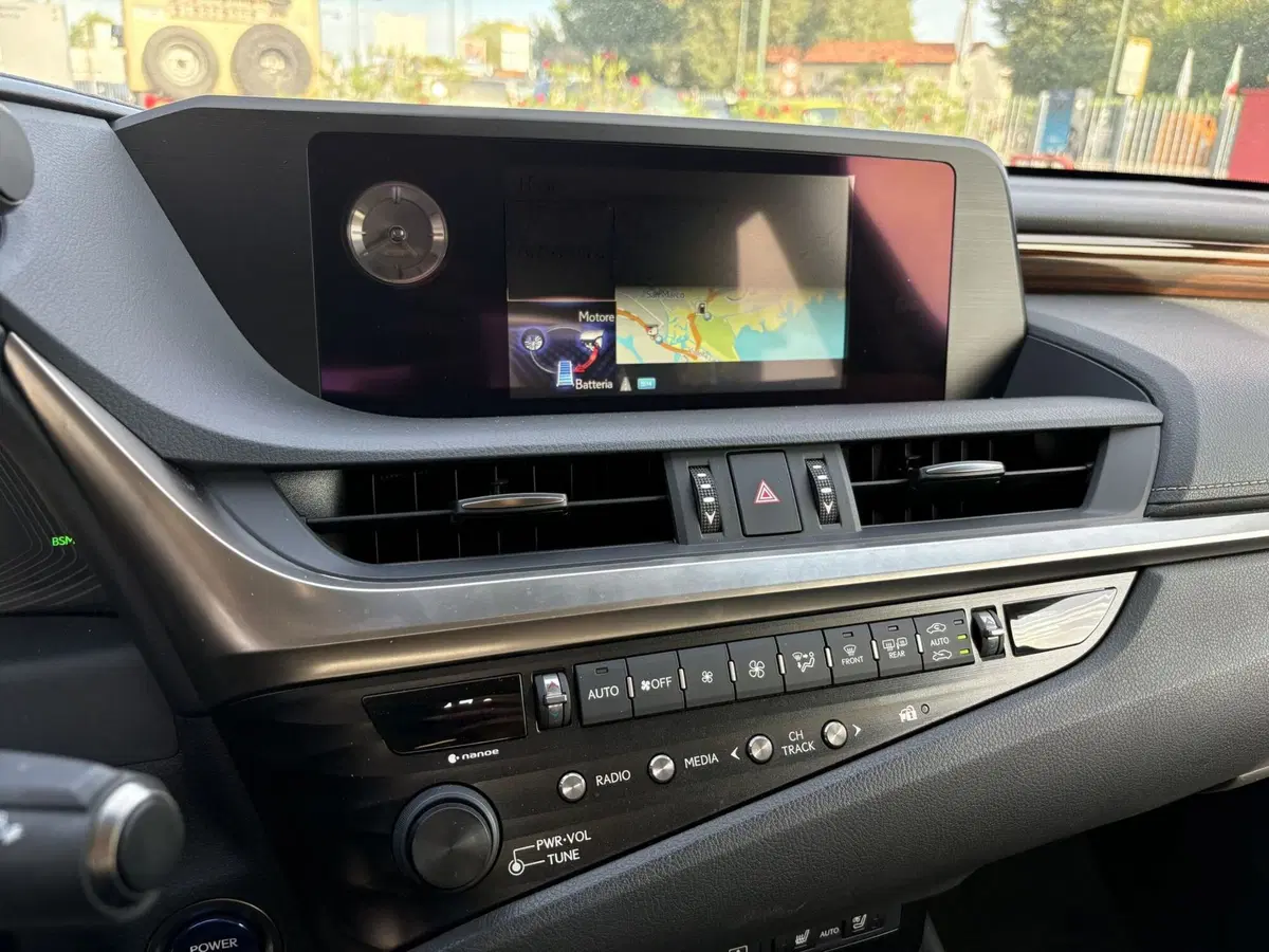 Lexus ES usata a Venezia (18)