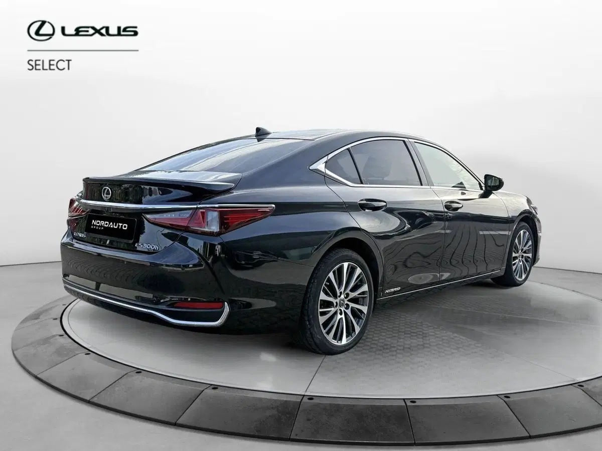 Lexus ES usata a Venezia (2)