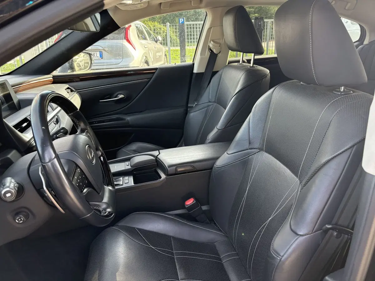 Lexus ES usata a Venezia (9)