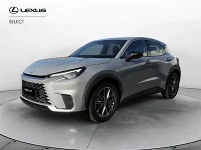 Lexus LBX 1.5 hybrid Relax 4wd del 2024 usata a Venezia