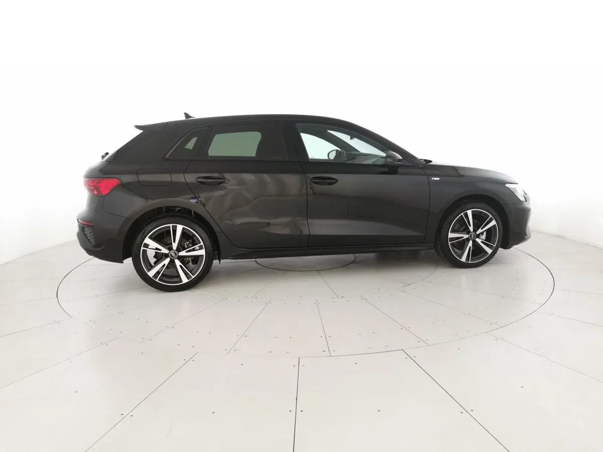 Audi A3 Sportback nuova a Teramo (4)