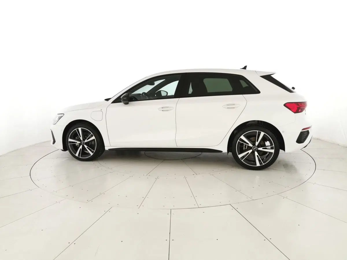 Audi A3 Sportback nuova a Chieti (2)