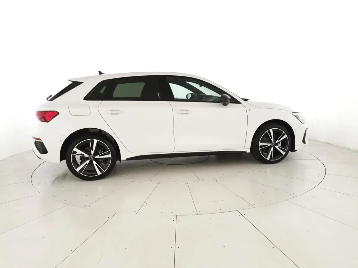 Audi A3 Sportback nuova a Chieti (4)