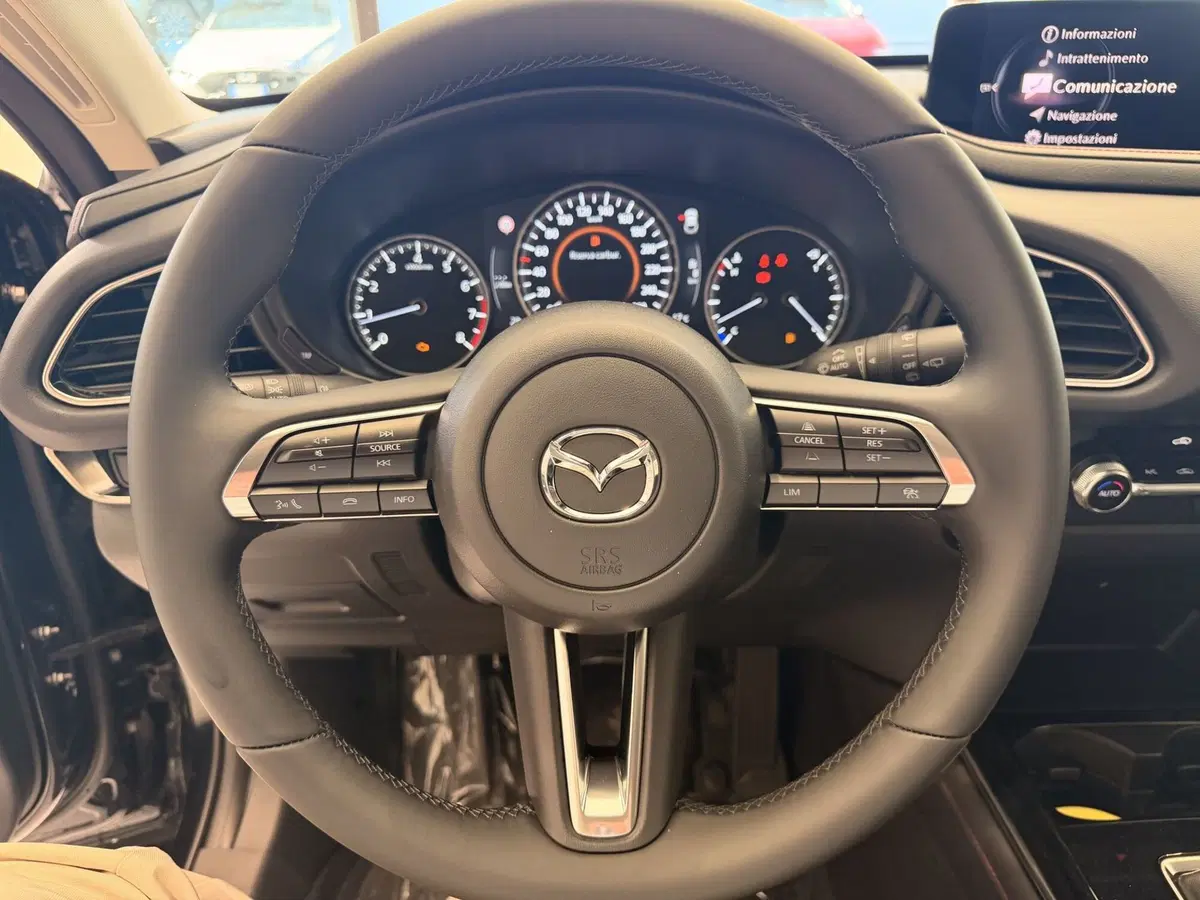 Mazda CX-30 nuova a Latina (12)