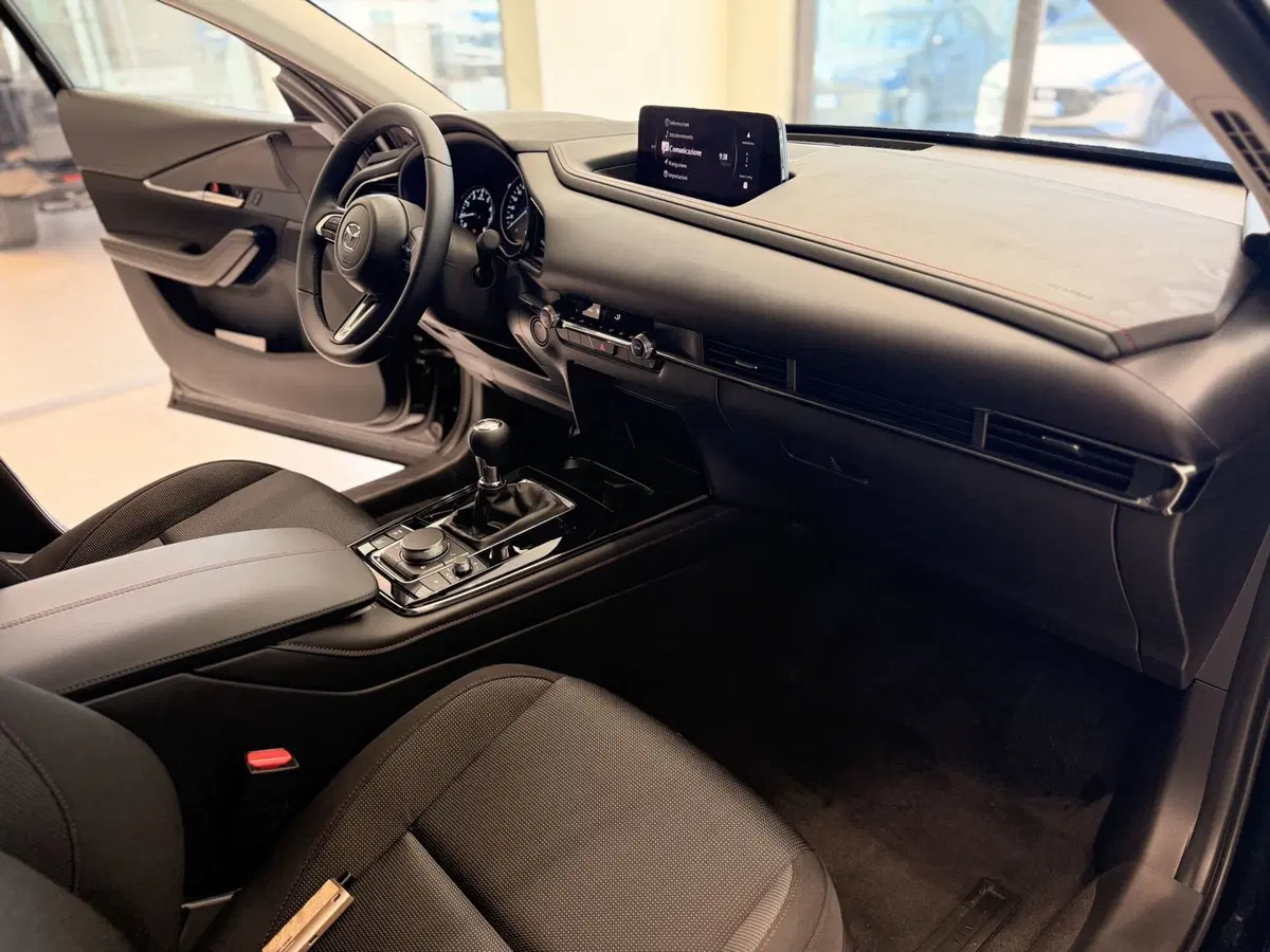 Mazda CX-30 nuova a Latina (18)