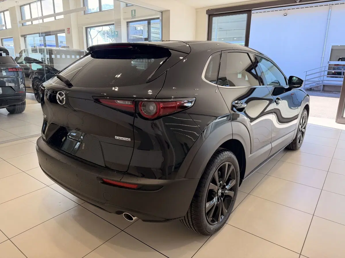 Mazda CX-30 nuova a Latina (4)