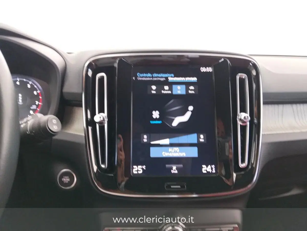 Volvo XC40 usata a Como (14)