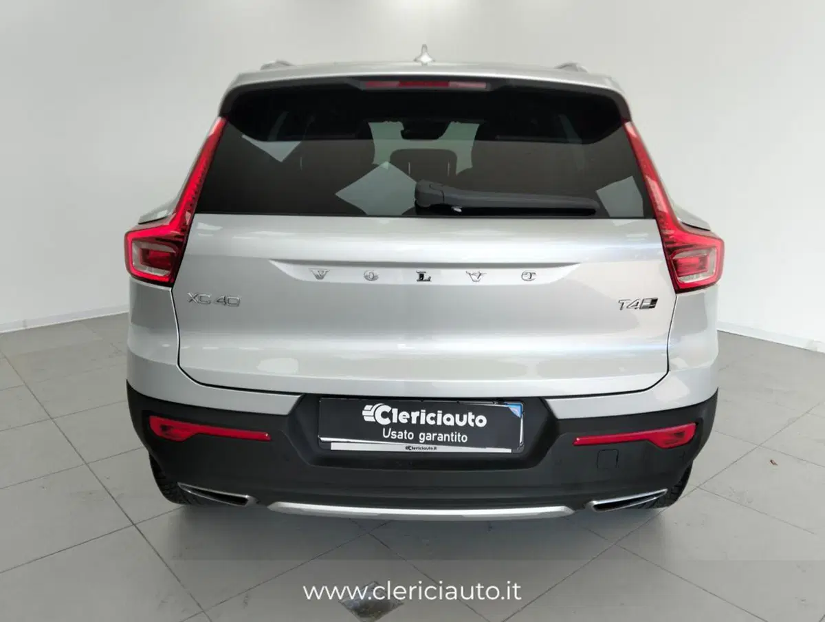 Volvo XC40 usata a Como (7)