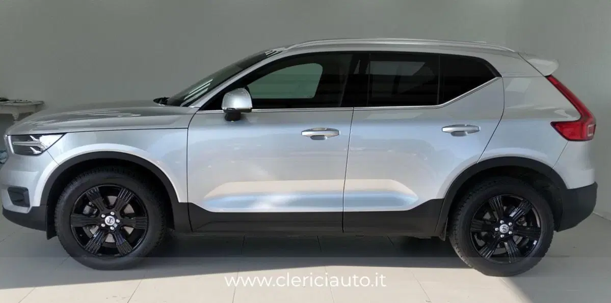 Volvo XC40 usata a Como (8)