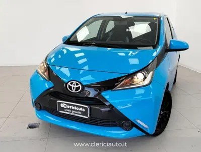 Toyota Aygo 1.0 VVT-i 69 CV 5 porte x-cite del 2016 usata a Lurate Caccivio