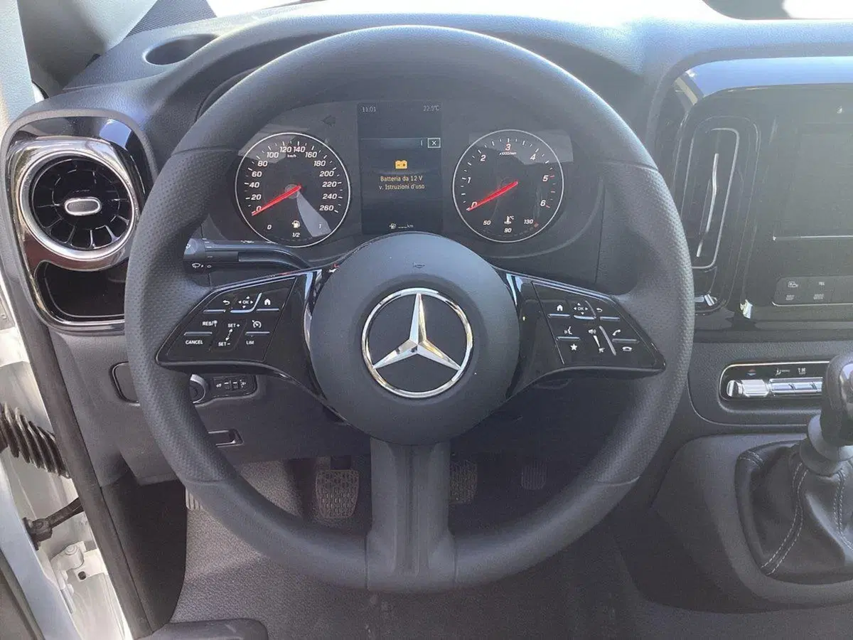 Mercedes-Benz Vito nuova a Foggia (11)