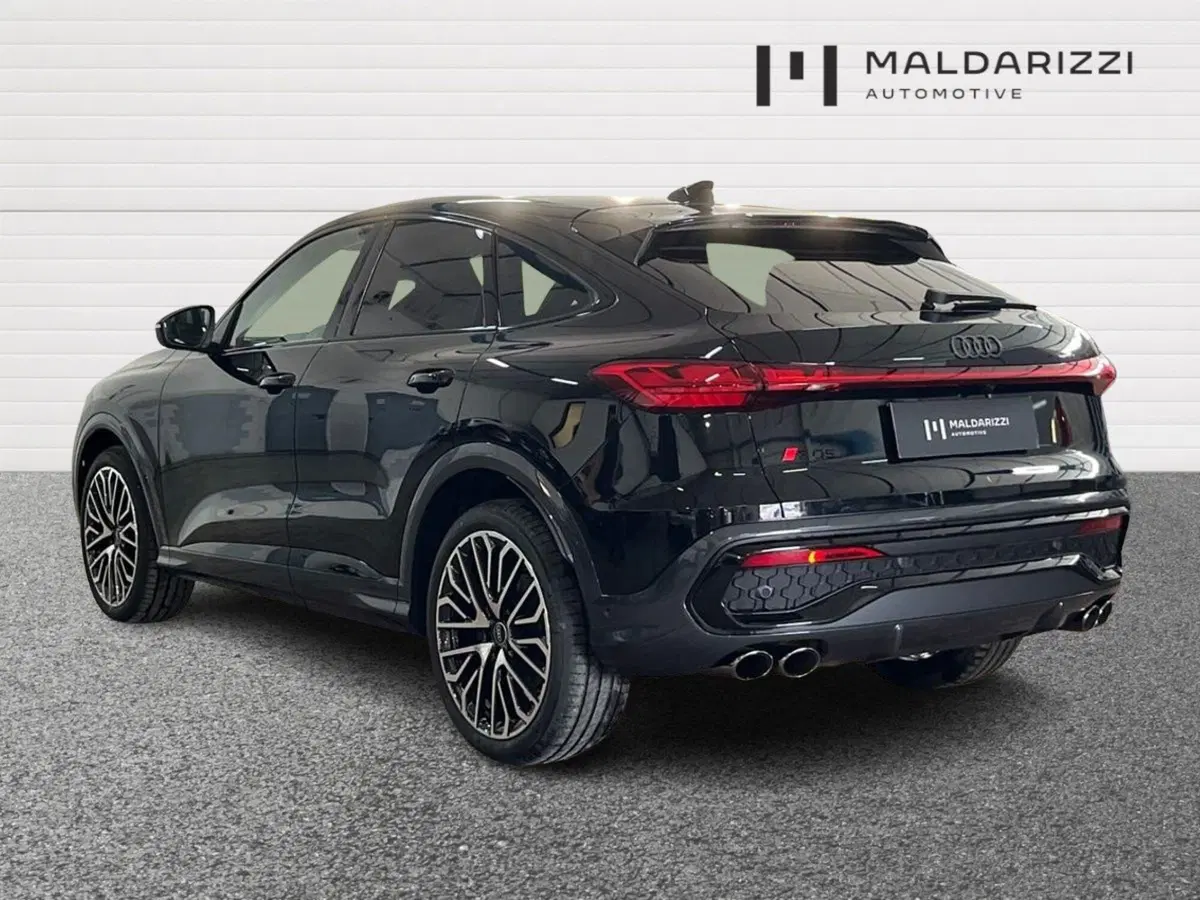 Audi Q5 Sportback nuova a Bari (4)