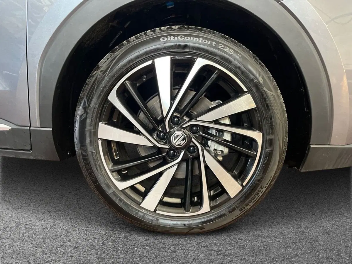 Mg ZS EV usata a Bari (6)