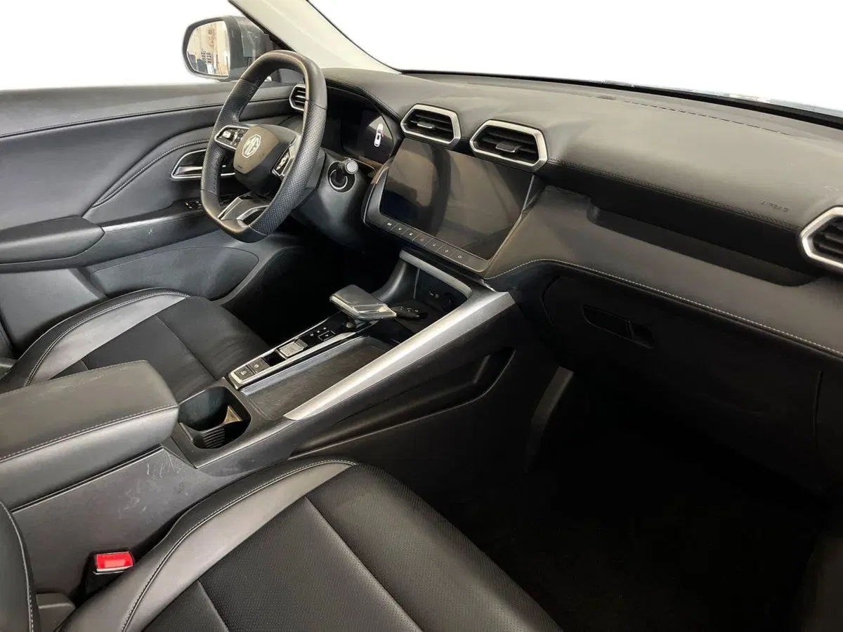 Mg ZS EV usata a Bari (9)