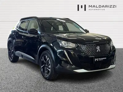 Peugeot 2008 BlueHDi 110 S&S Allure Pack del 2021 usata a Bari