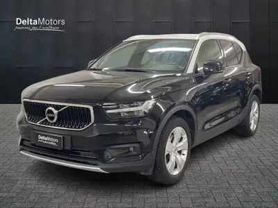 Volvo XC40 D4 AWD Geartronic Momentum del 2018 usata a Montecosaro