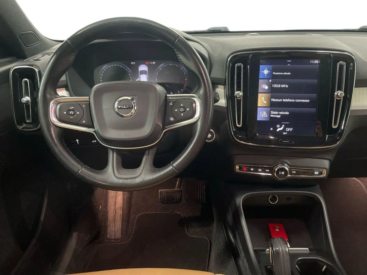 Volvo XC40 usata a Macerata (11)