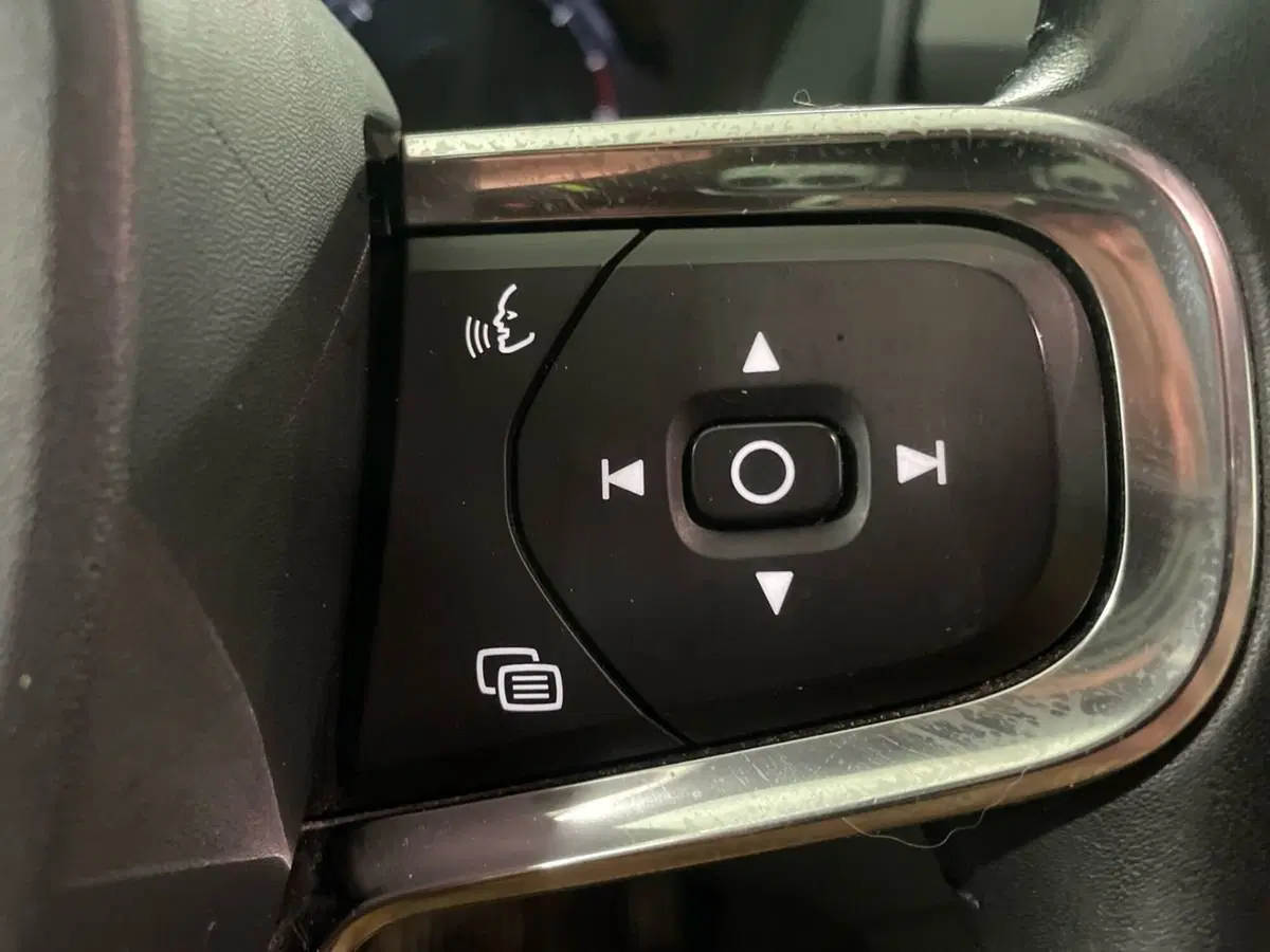 Volvo XC40 usata a Macerata (19)
